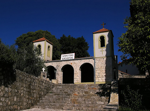 Монастырь Дайбабе – еще одна достопримечательность в Черногории