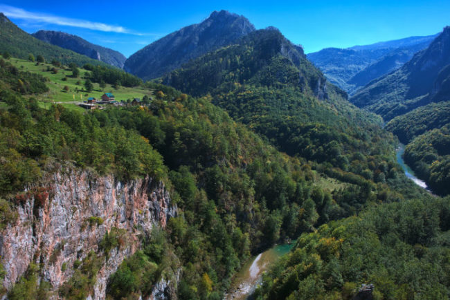 Дурмитор – национальный парк, горнолыжный курорт и важная достопримечательность Черногории