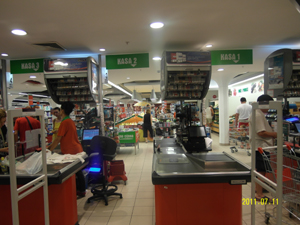 Продуктовый магазин в Герцег Нови