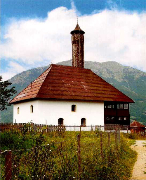 башня Реджипагица и старая мечеть 1671 года постройки