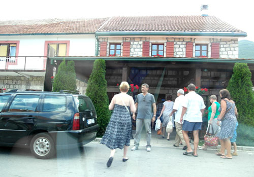 Село Негуша в Черногории. Жизнь иммигрантов в Черногории