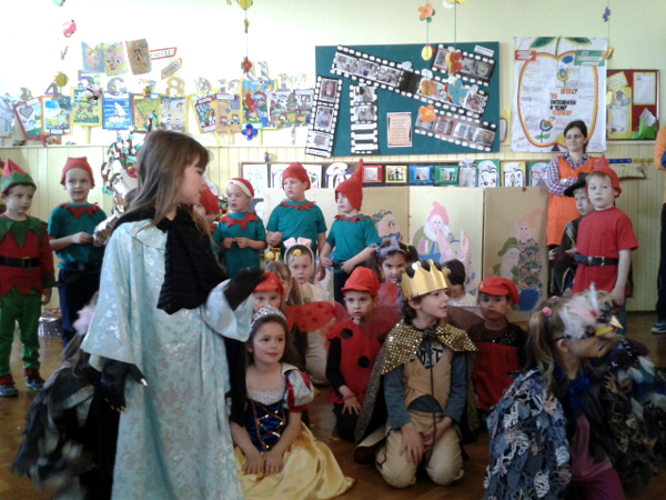Театральное представление в детском саду Герцег Нови