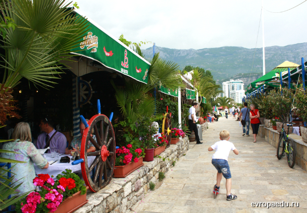 Город Будва - самый популярный курорт Черногории