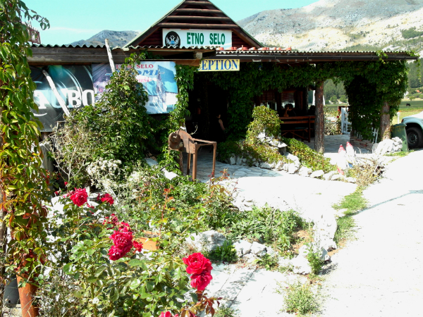 Ресторан в селе Негуши (Черногория)