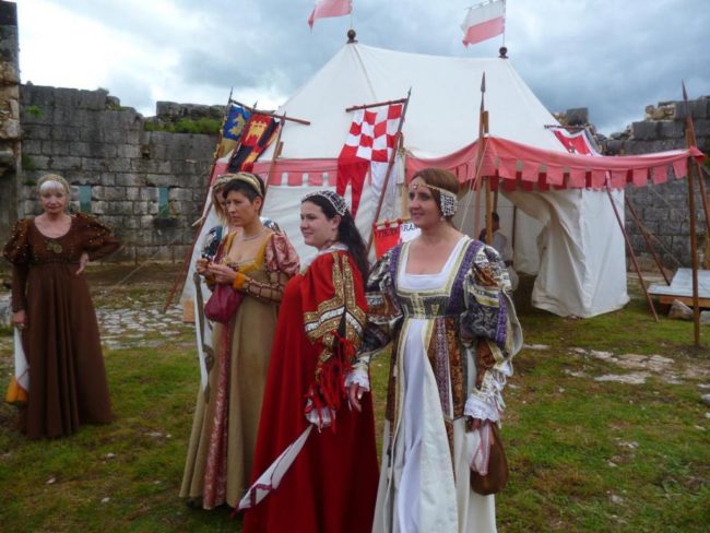 Экскурсия из Черногории на ежегодный рыцарский фестиваль в Боснии