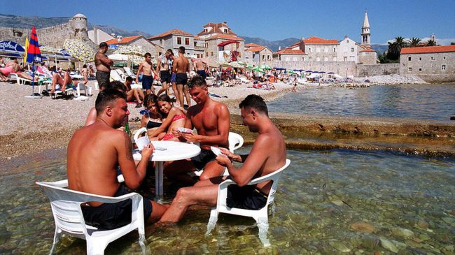 Русские туристы потратили в Черногории 200 миллионов евро