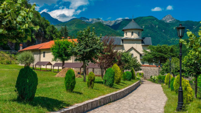 монастырь Морача в Черногории