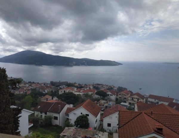 Как продать или купить недвижимость в Черногории по доверенности